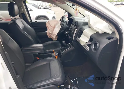 2014 Jeep Compass Latitude z USA, uszkodzony, nr VIN 1C4NJCEA9ED645610